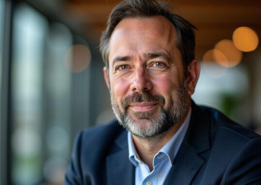 Stéphane Dedeyan : une trajectoire inspirante, un leadership affirmé et une influence marquante dans l'univers de l'assurance